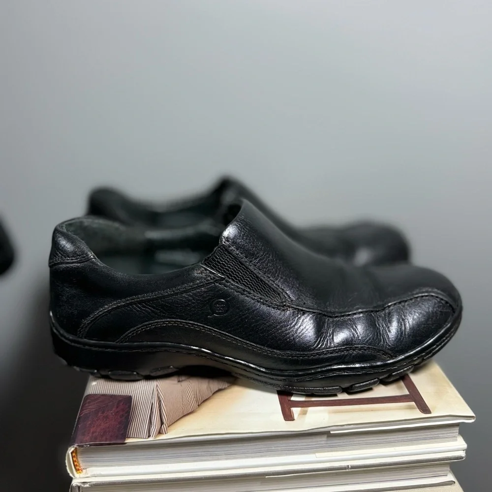 Born Men's Black Leather Size 9 Slip-On Shoes